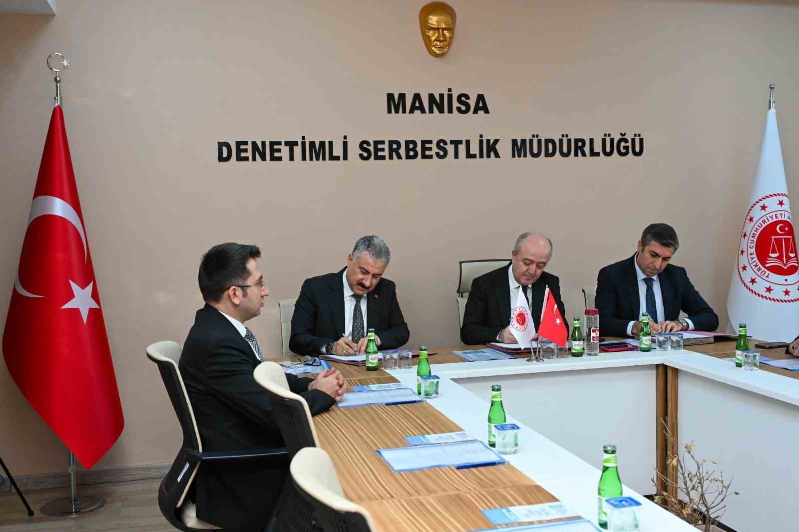 Manisa’da denetimli serbestlikte parmak izi dönemi
