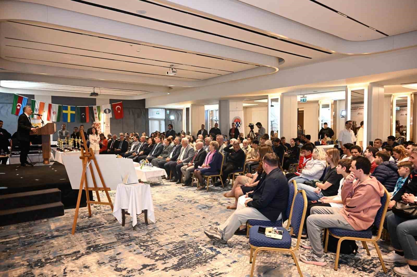 Manisa’da dev turnuvanın şampiyonu Azerbaycanlı Rasulov oldu
