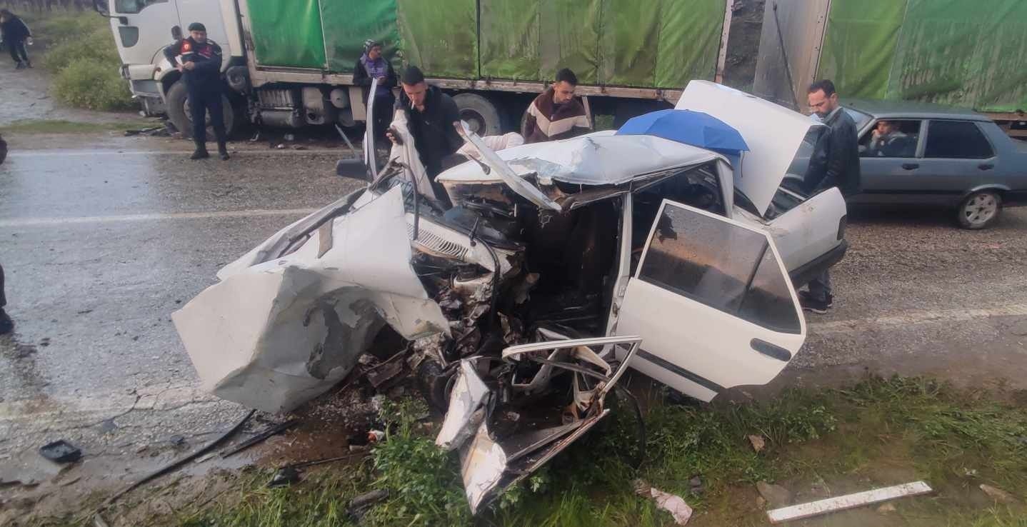 Manisa’da feci kaza: 1’i ağır 3 yaralı
