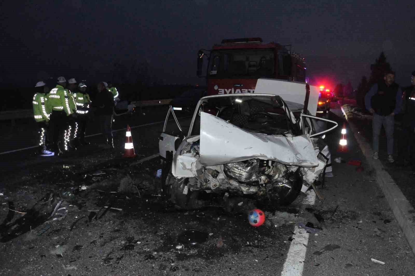 Manisa’da feci kaza: 2 ölü, 5 yaralı
