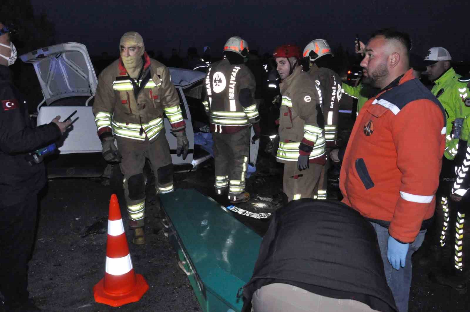 Manisa’da feci kaza: 2 ölü, 5 yaralı
