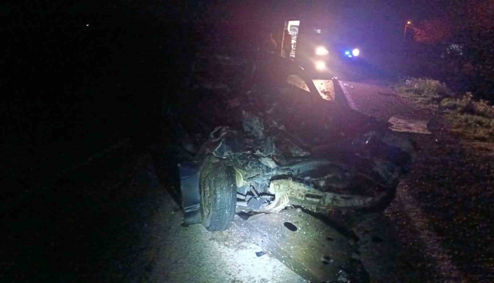 Manisa’da kamyon ile otomobil çarpıştı: 1 ölü, 1 yaralı
