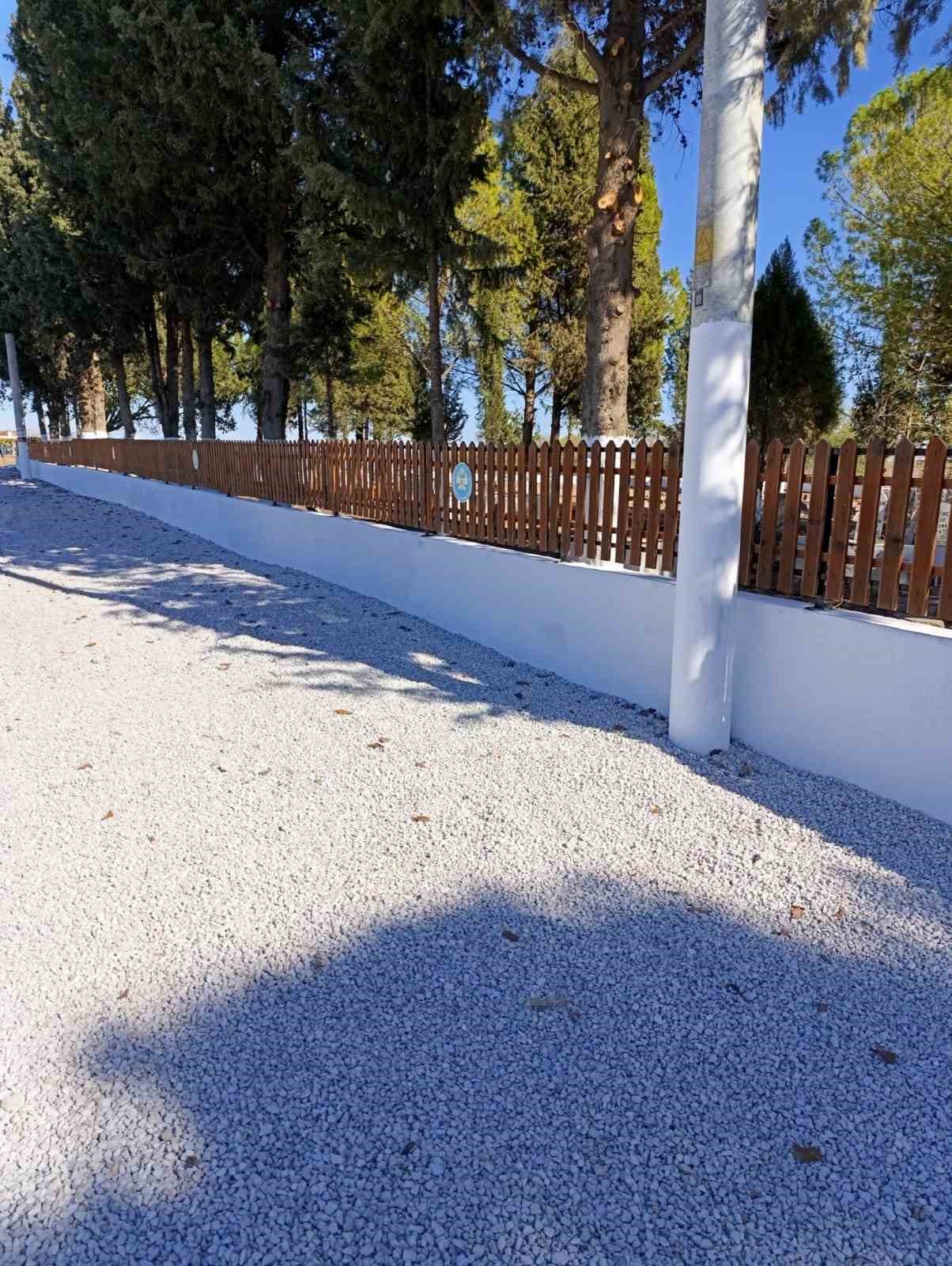 Manisa’da mezarlıklara kapsamlı bakım
