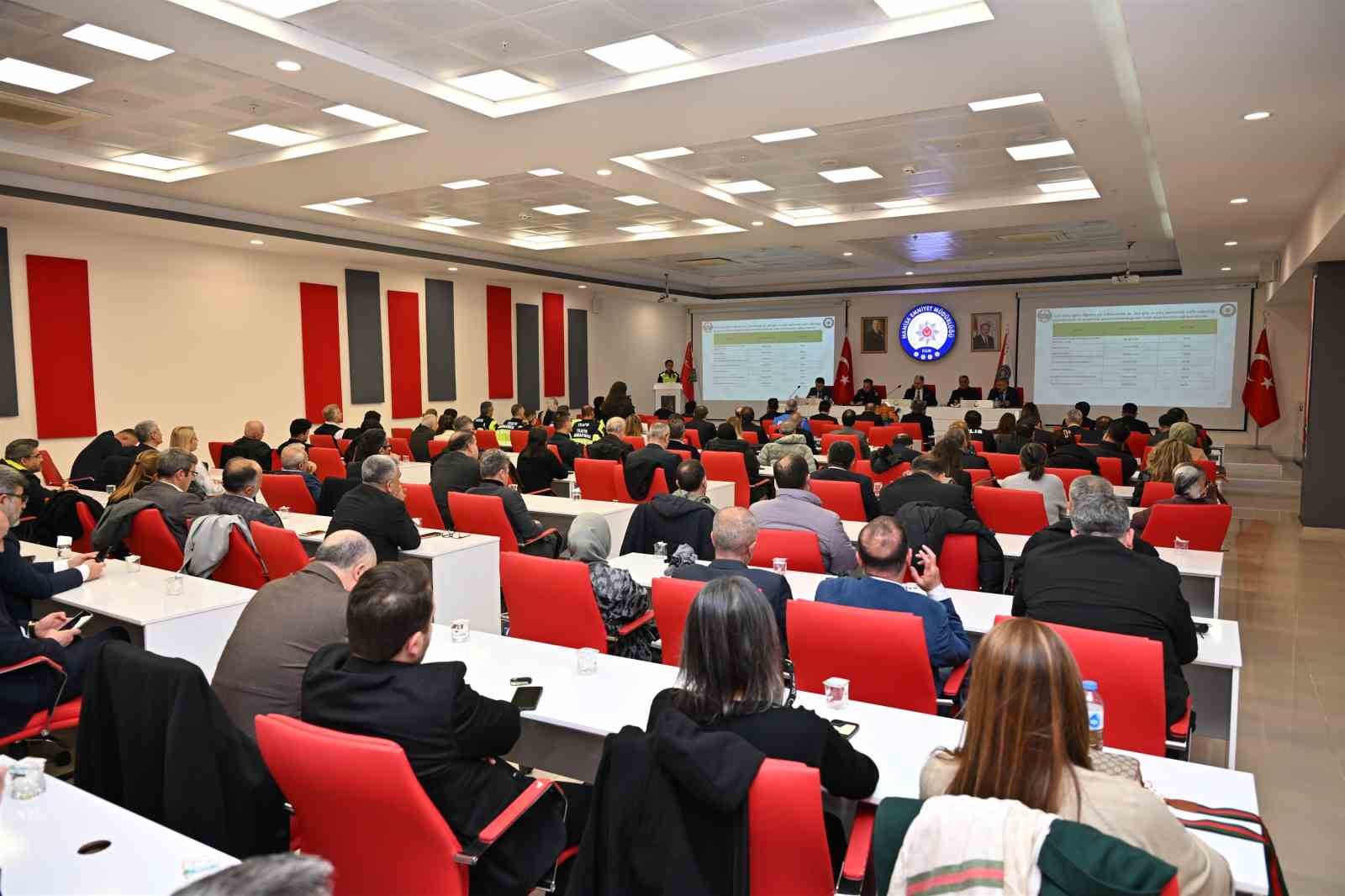 Manisa’da öğrencilerin güvenliği için tedbirler artırılıyor
