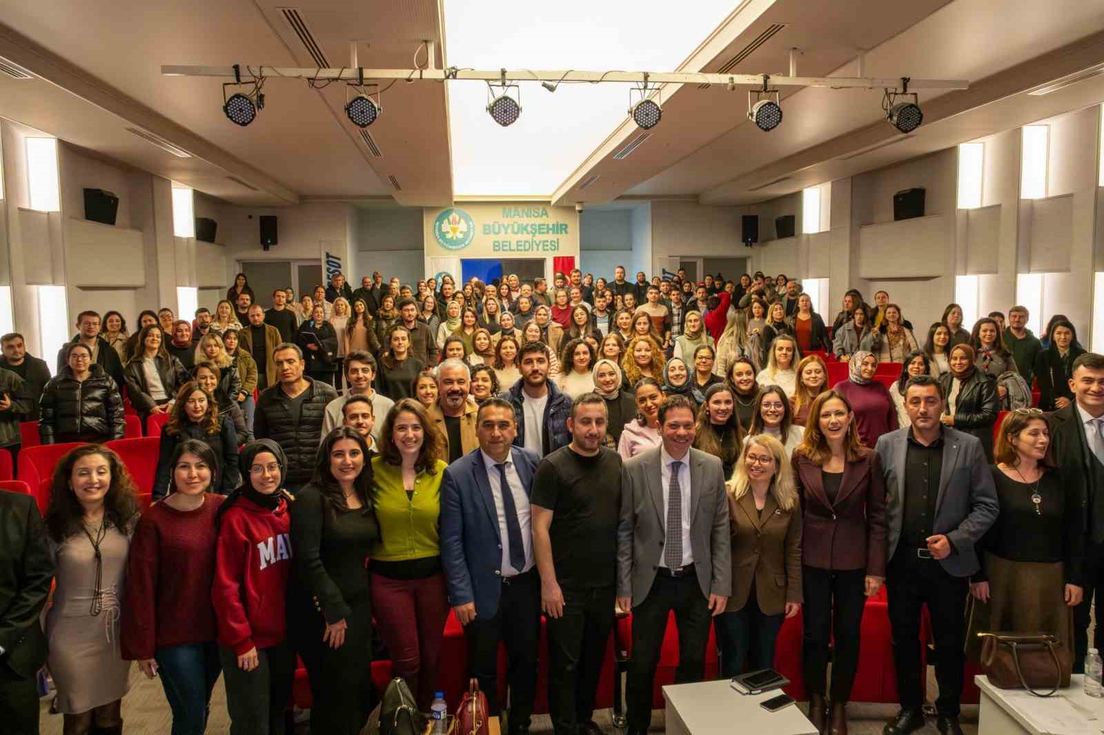 Manisa’da öğretmenlere "Maarif Modeli" tanıtıldı
