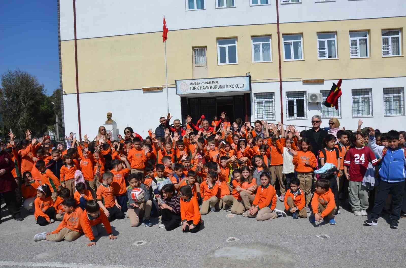 Manisa’da okul bahçeleri bağa dönüşüyor
