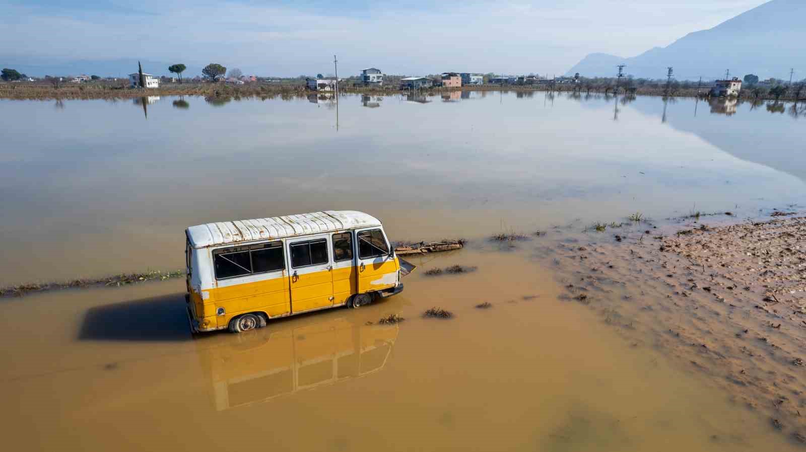 Manisa’da rekor yağışların bilançosu: 191 ihbar, 20 bin dekar su altında
