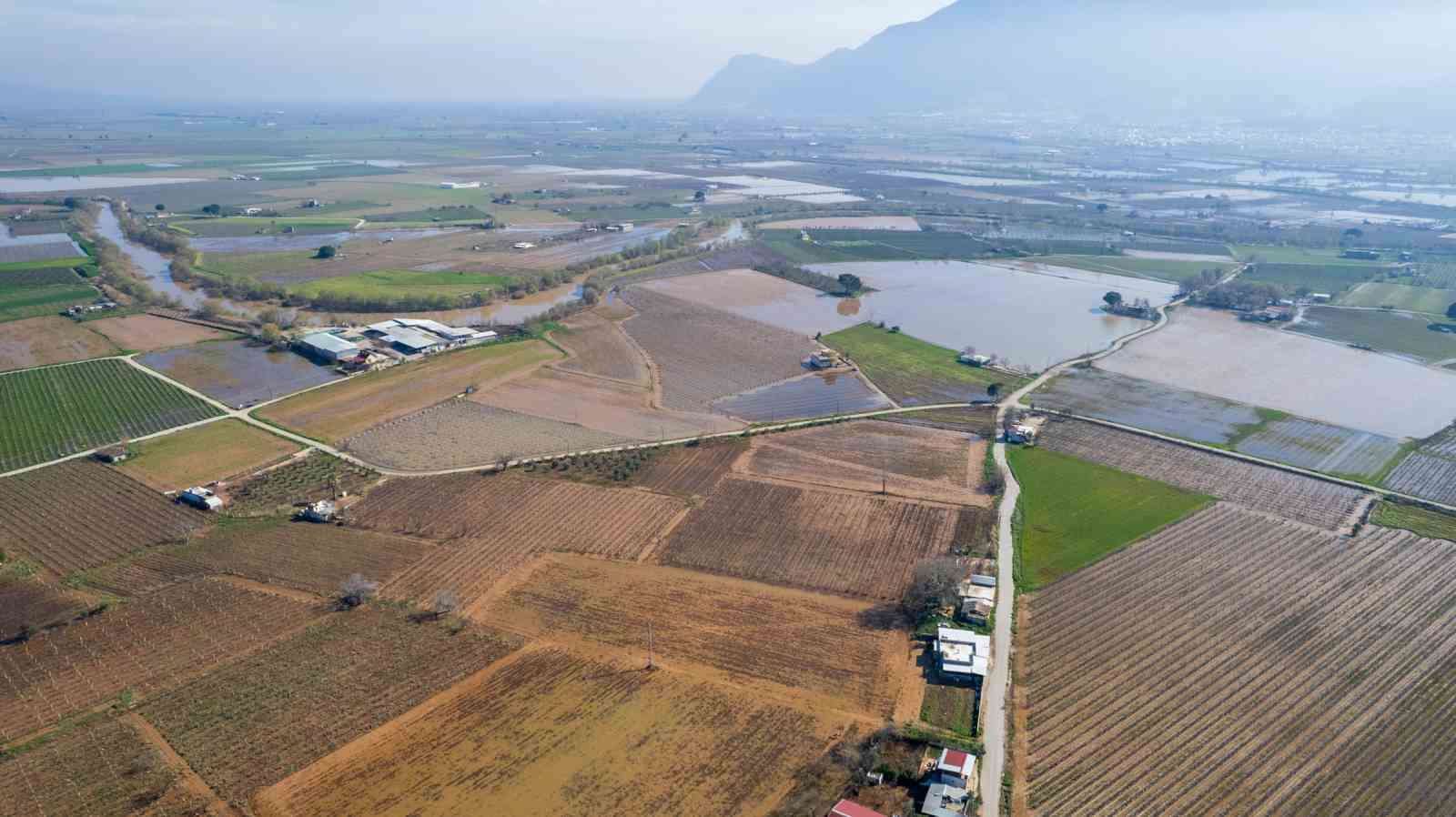 Manisa’da rekor yağışların bilançosu: 191 ihbar, 20 bin dekar su altında

