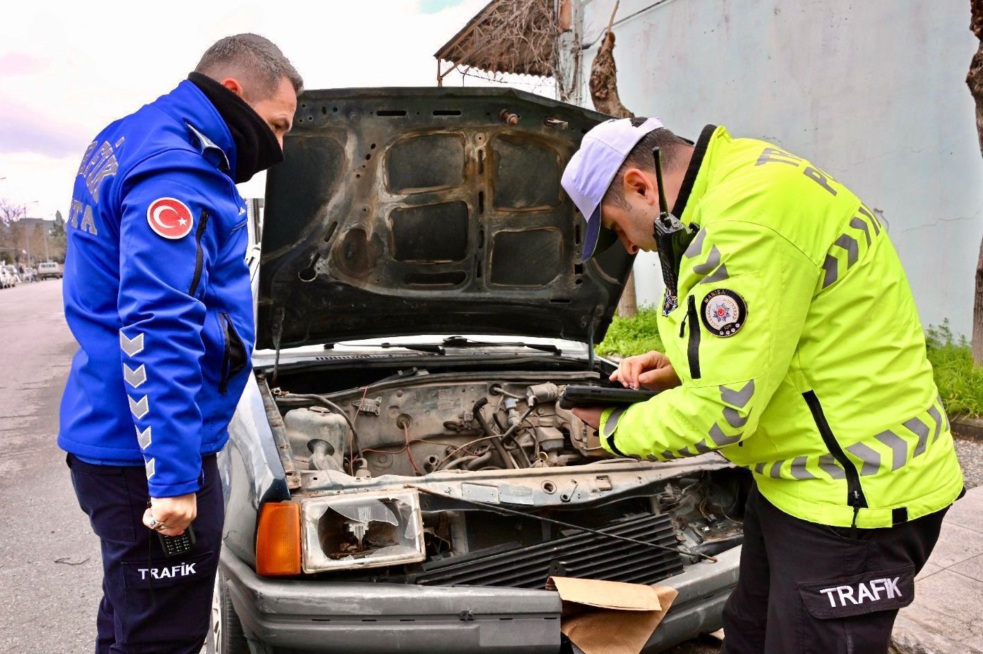 Manisa’da sahipsiz ve hurda araçlar kaldırılıyor
