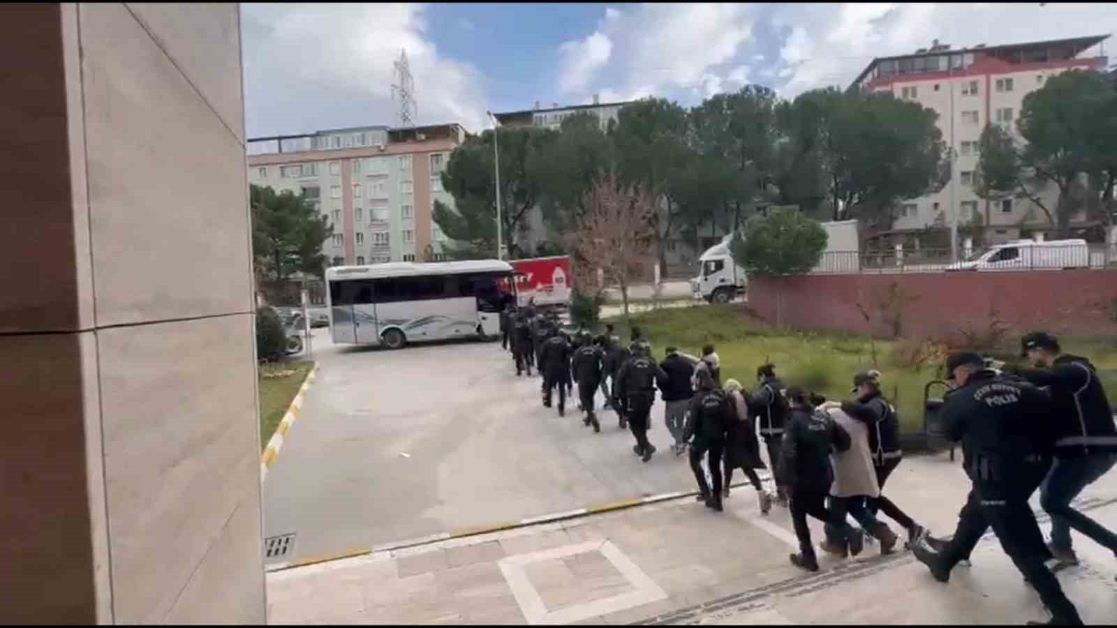 Manisa’da suç örgütüne darbe: 15 şüpheli gözaltında
