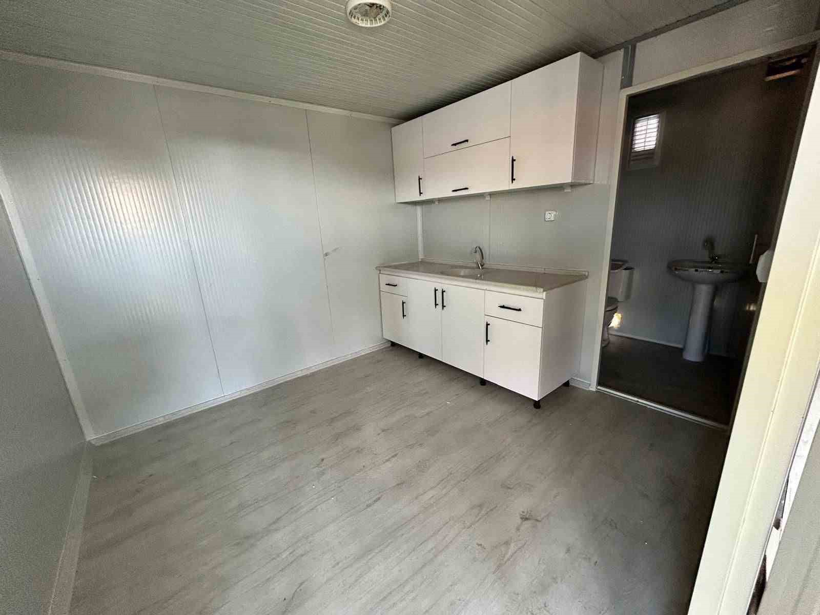 Manisa’da yağmurda evleri kullanılamaz hale gelen ailenin yeni yuvası büyükşehirden
