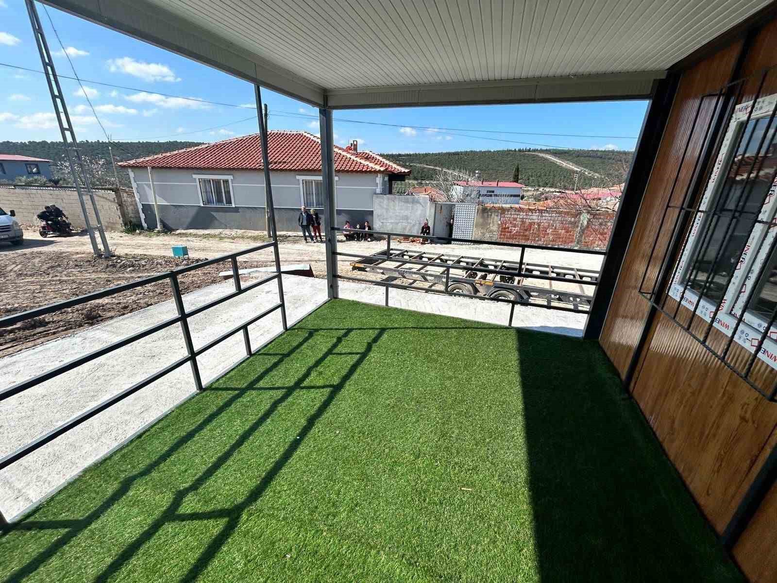 Manisa’da yağmurda evleri kullanılamaz hale gelen ailenin yeni yuvası büyükşehirden
