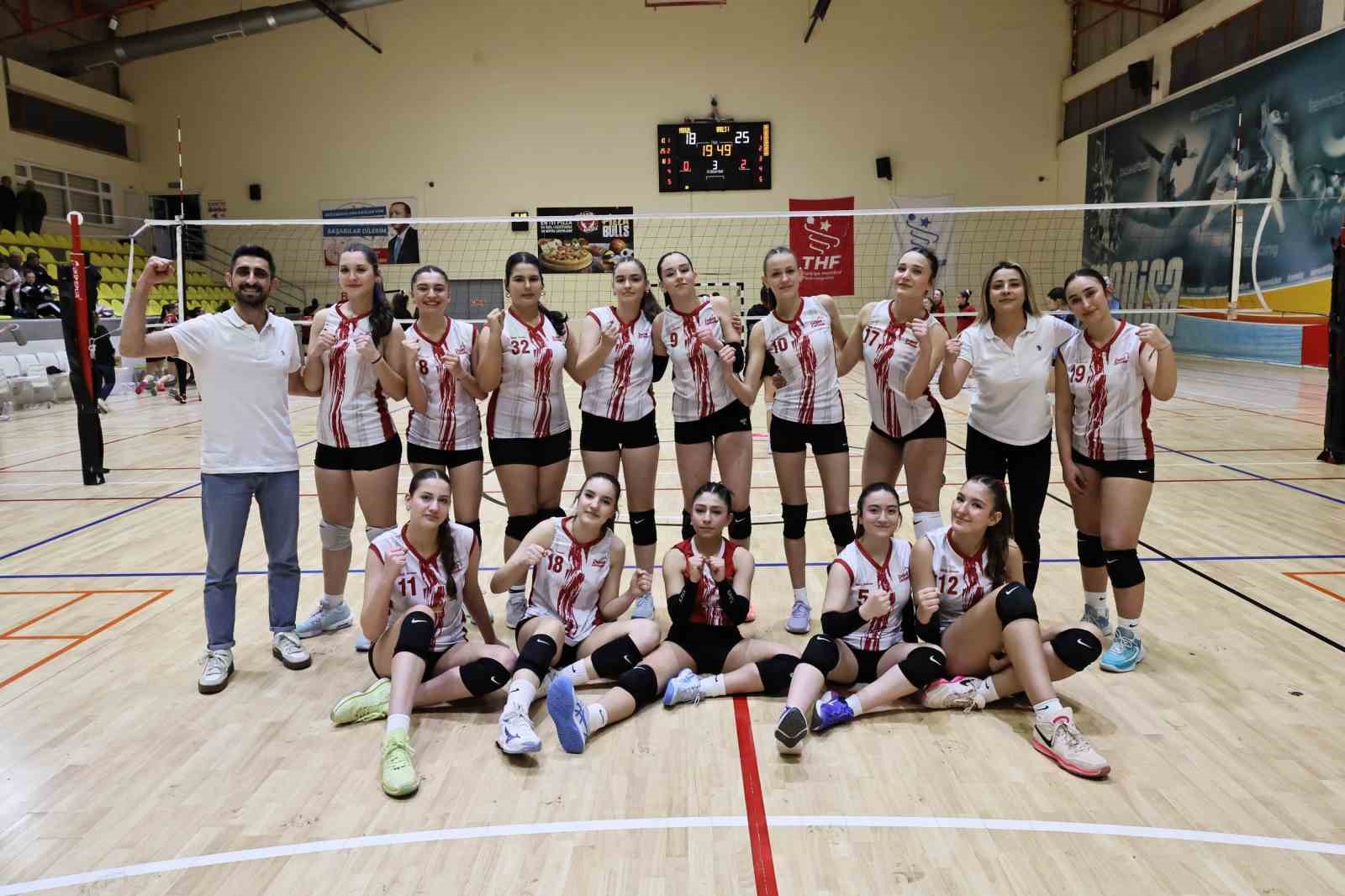 Manisa’da Yıldız Kızlar Voleybol İl Şampiyonu Değerli Zamanlar Spor Kulübü oldu
