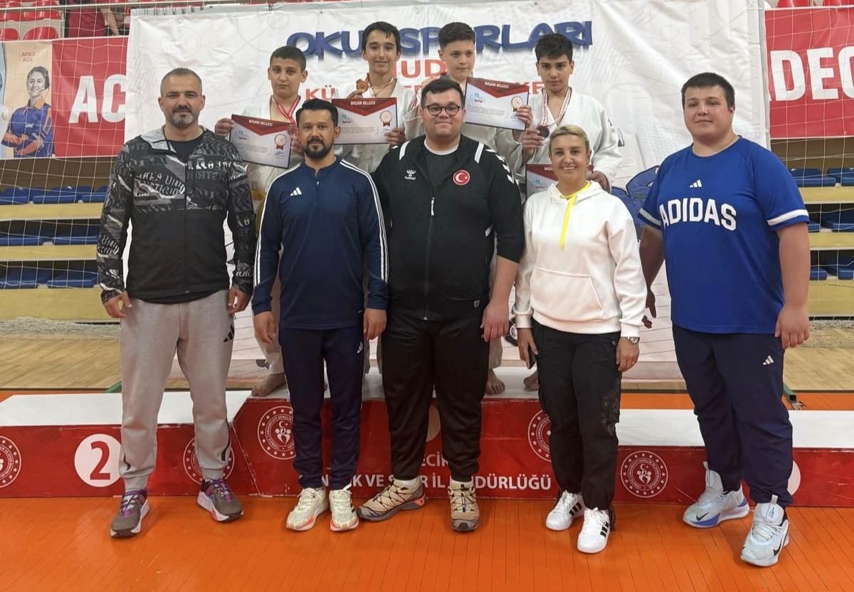 Manisalı Alp Türkiye Şampiyonu oldu
