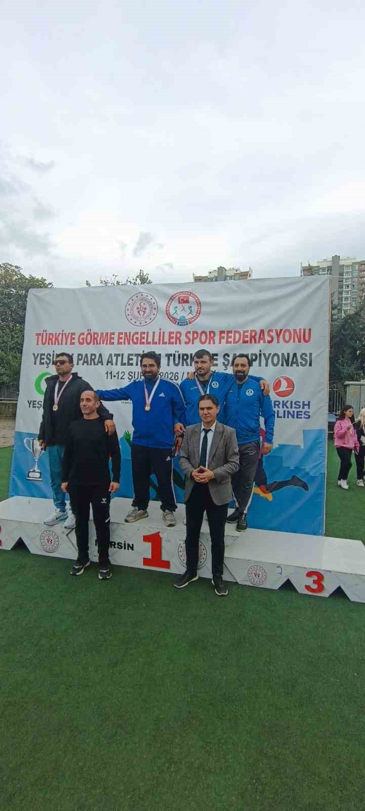 Manisalı Bayram Dönmez zirveyi bırakmadı
