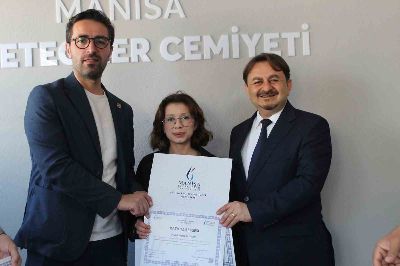 Manisalı Gazeteciler dron ehliyetlerini aldı
