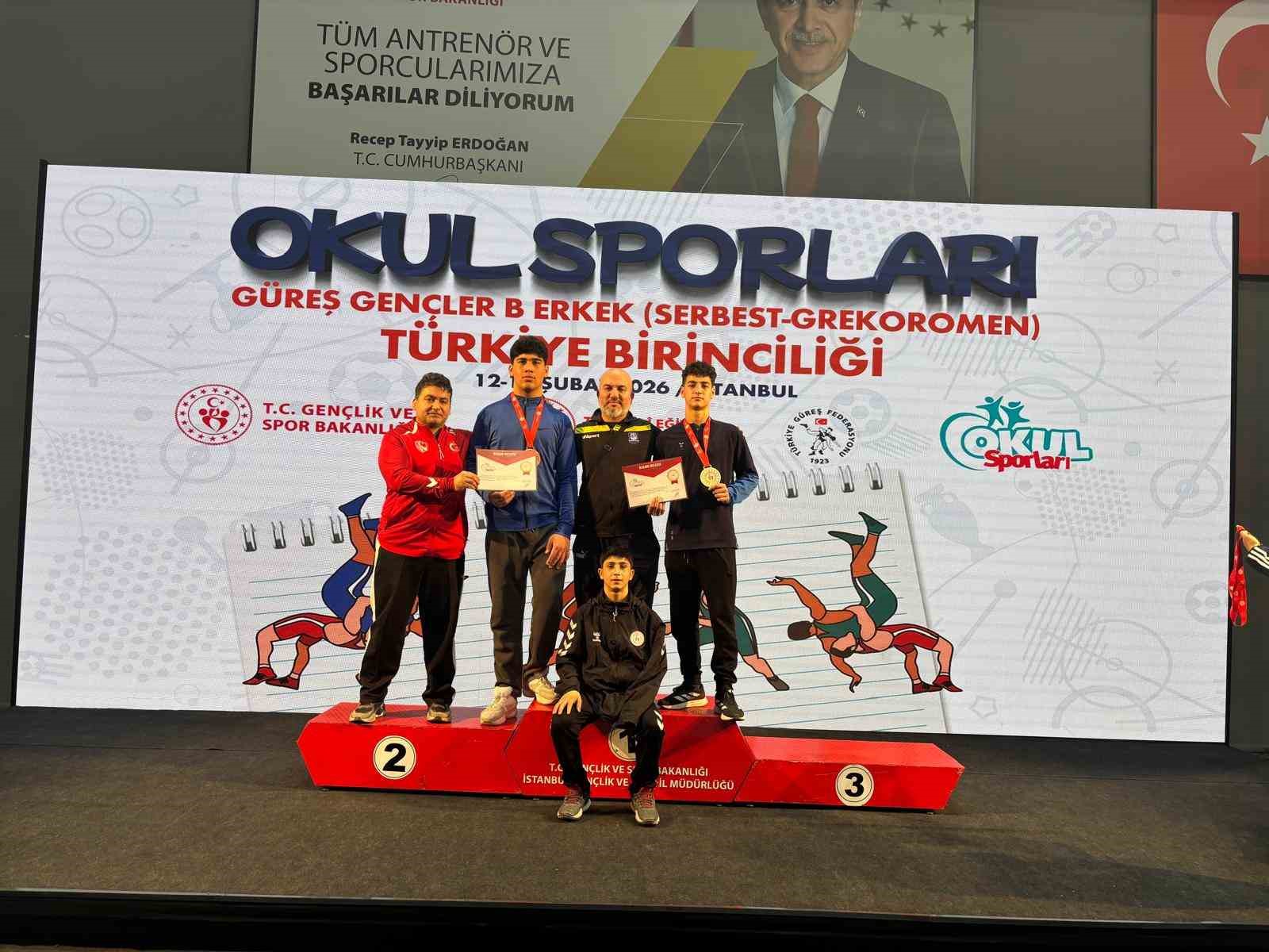 Manisalı güreşçilerden Türkiye Şampiyonası’nda 2 bronz madalya
