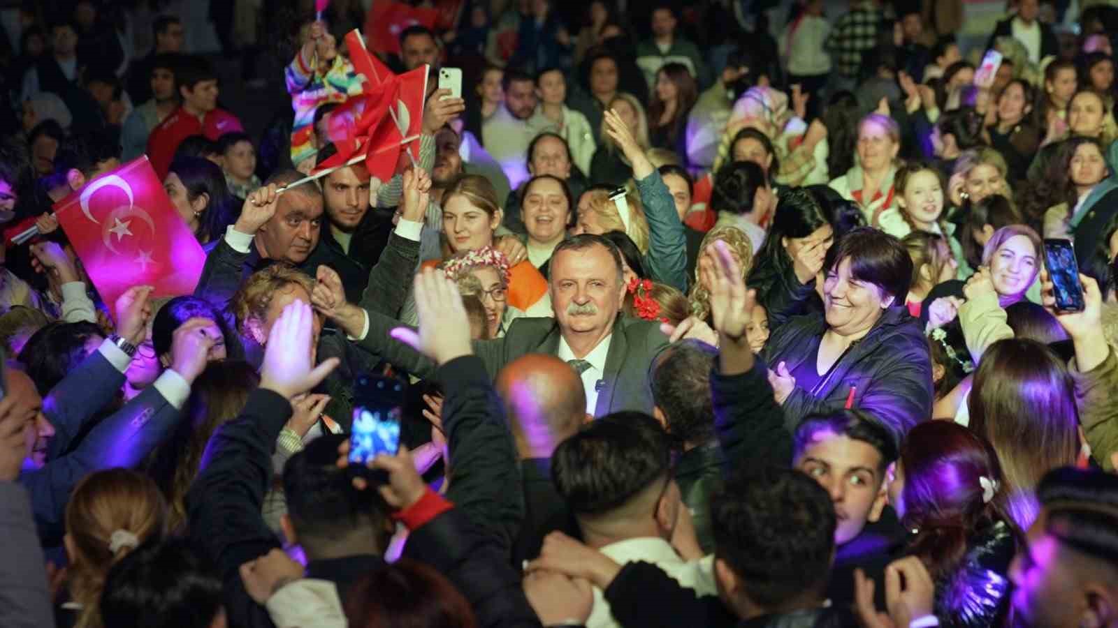 Manisalı Romanlar günlerini kutladı
