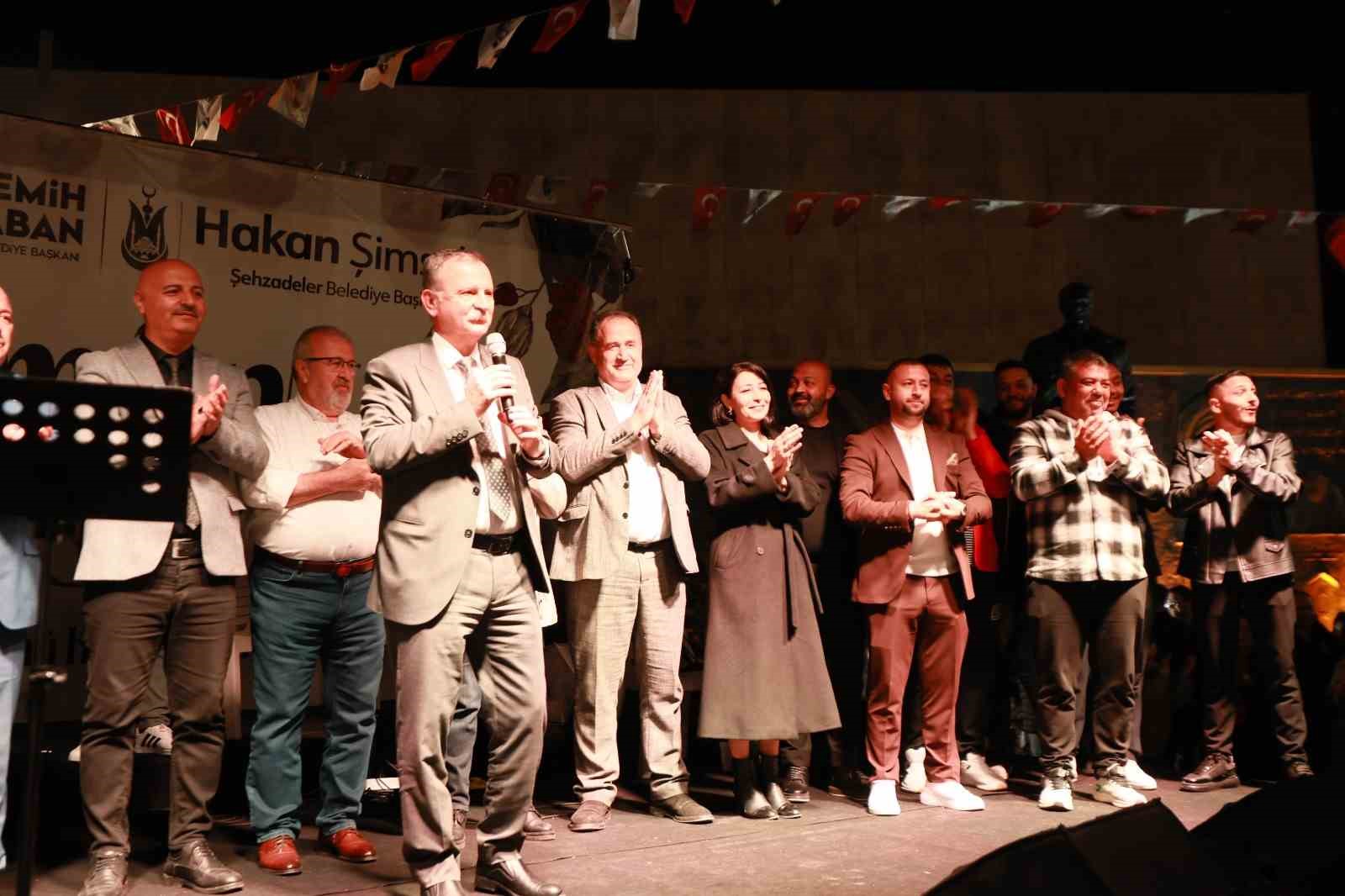 Manisalı Romanlar günlerini kutladı
