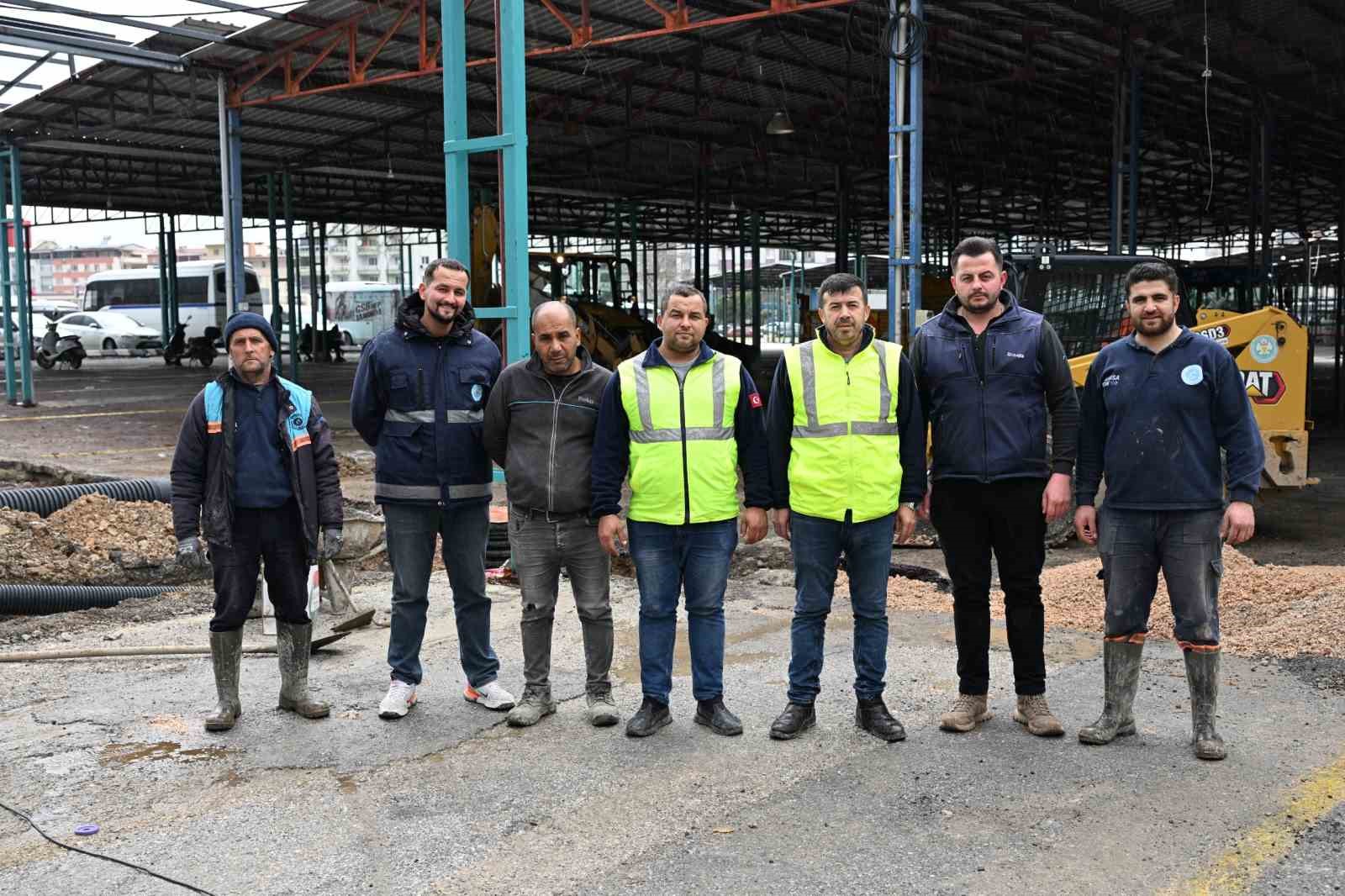 Manisa’nın en büyük pazaryerinin altyapı sorunu çözüme kavuştu
