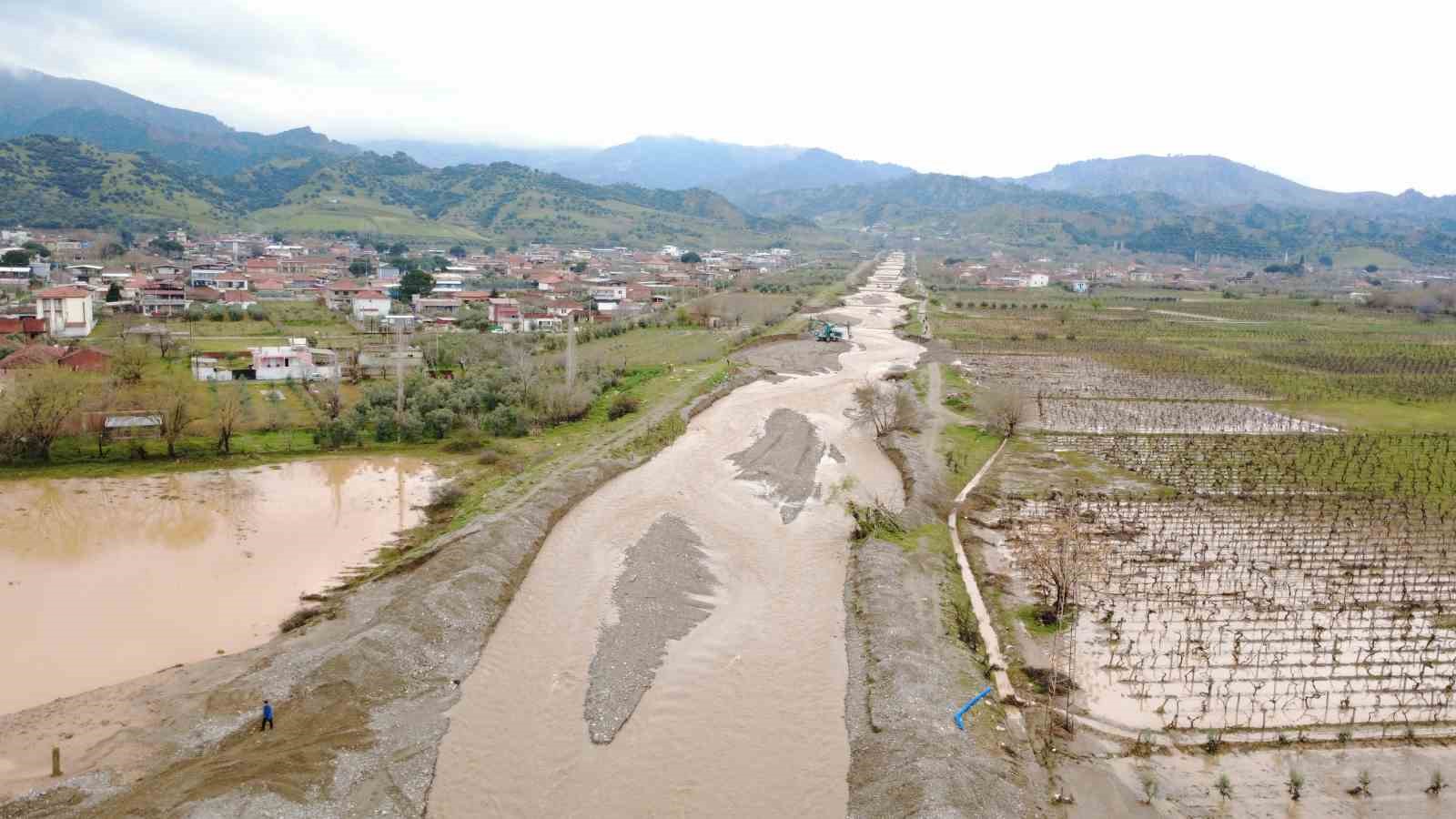 Manisa’nın Salihli ilçesi yağış felaketi yaşadı
