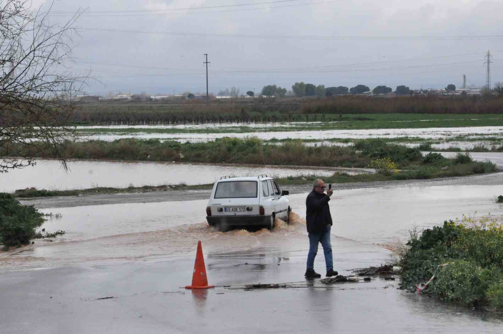 Manisa’nın Salihli ilçesi yağış felaketi yaşadı
