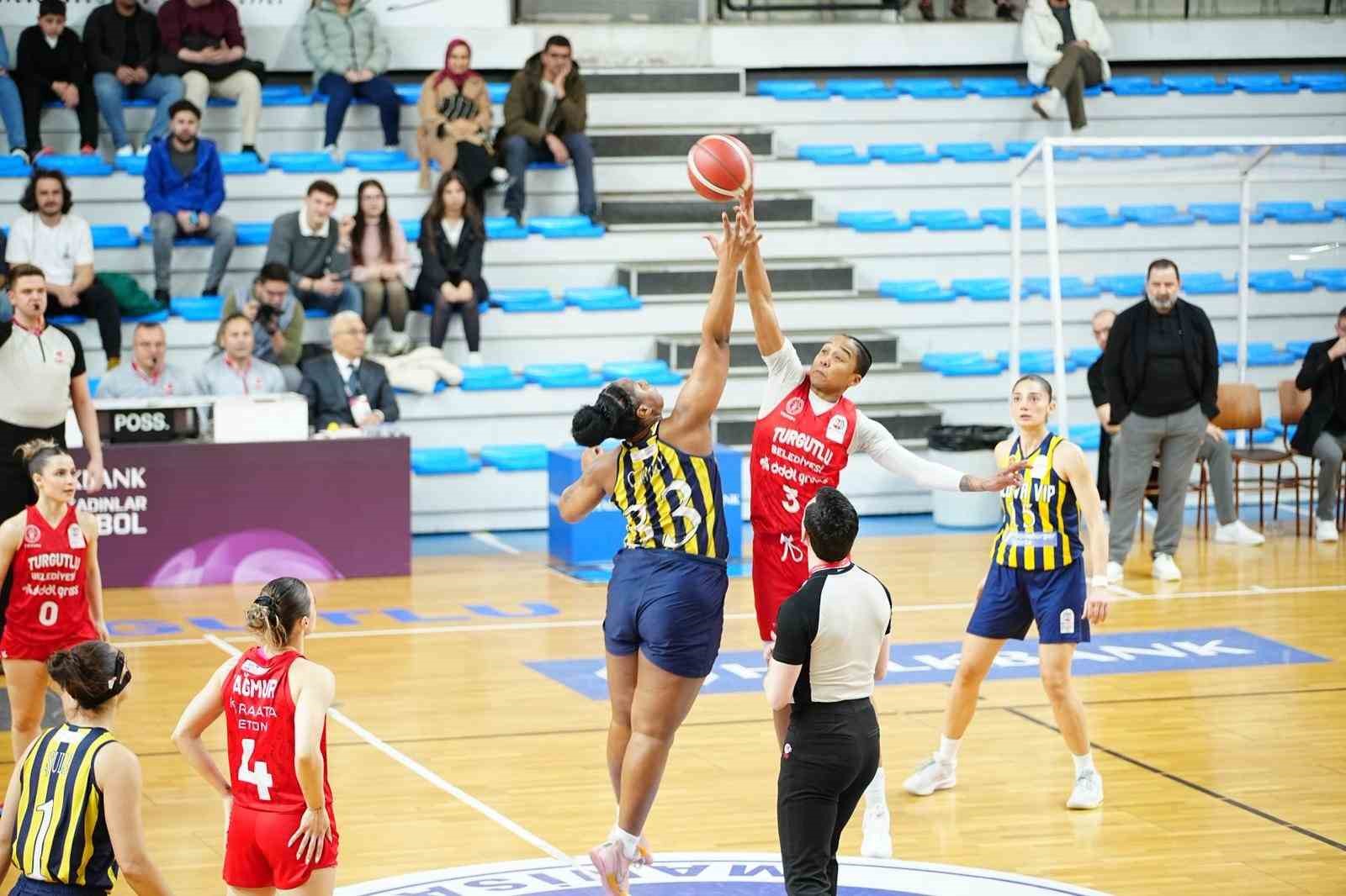 Manisa’nın tek kadın basketbol takımı zirve takibini sürdürüyor
