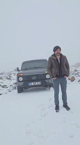 Mantar toplamak için araziye çıktı, nisan karı ile karşılaştı
