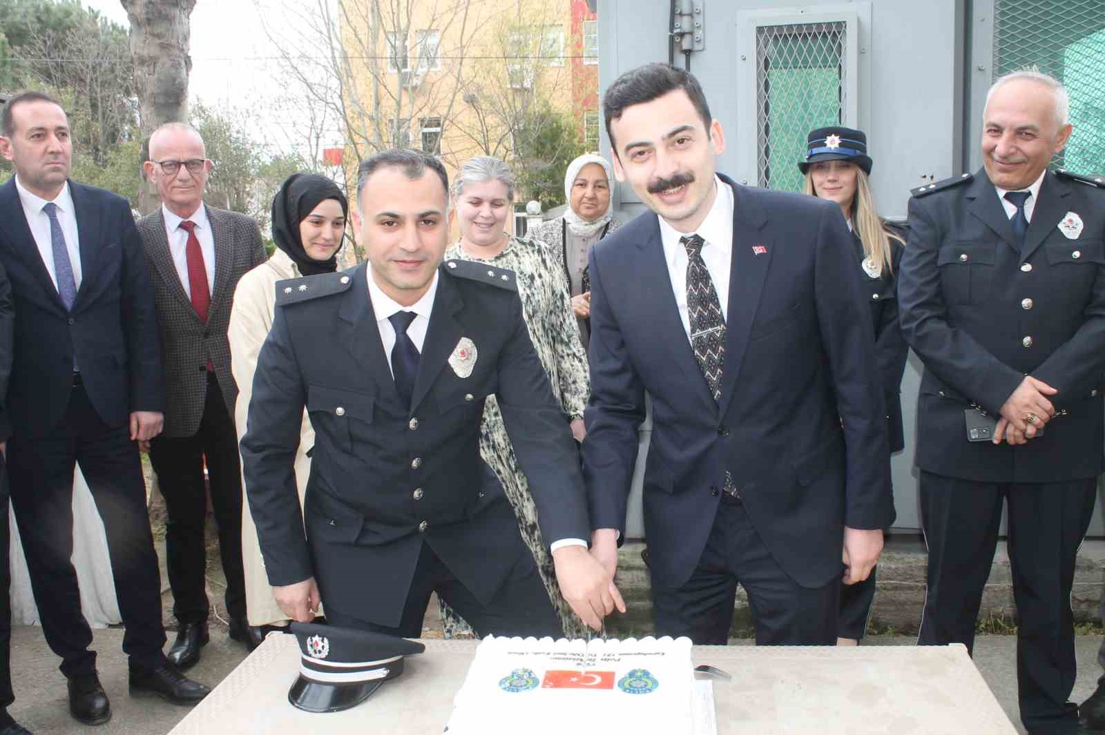Manyas’ta polis haftası kapsamında pasta kesildi
