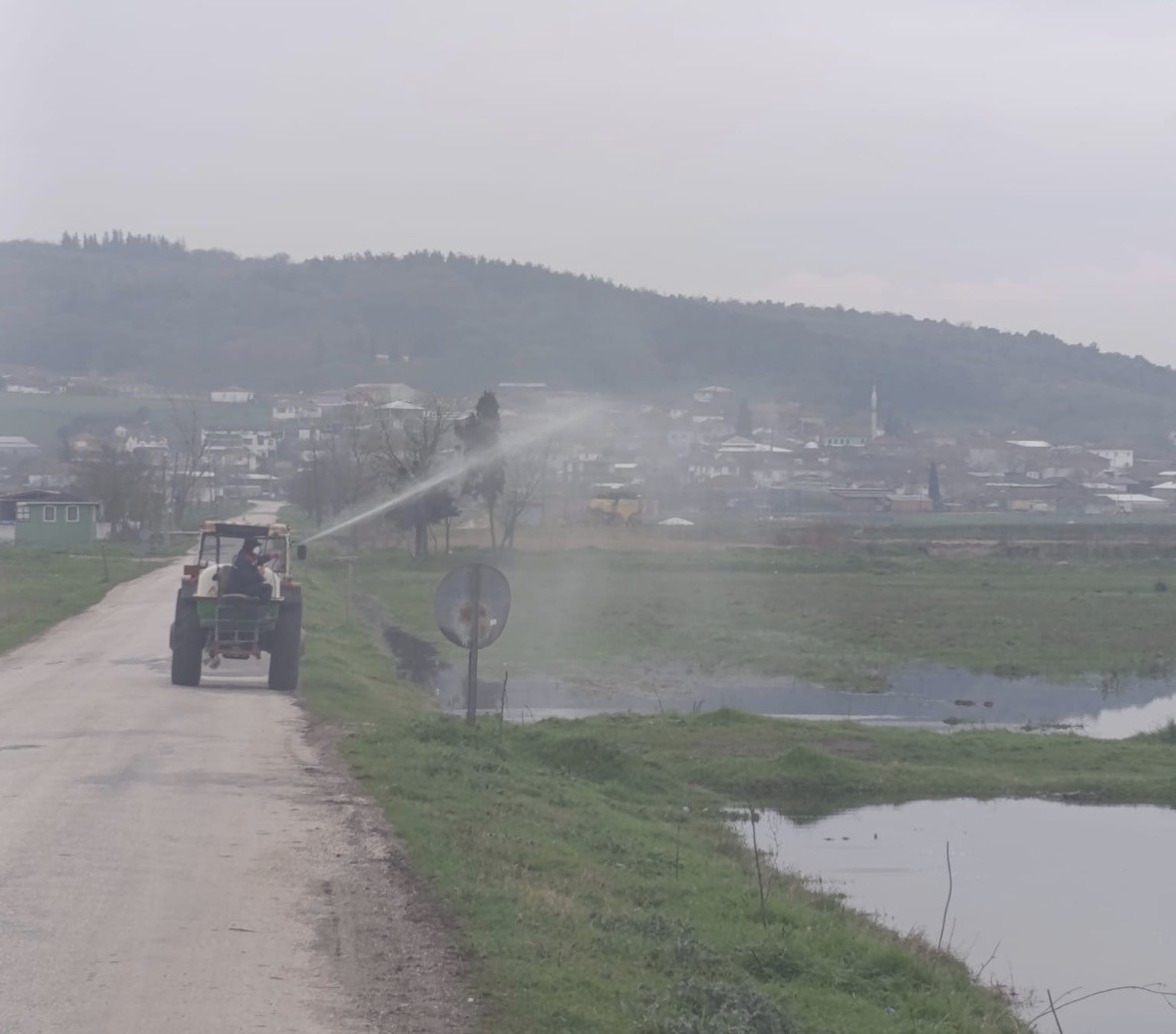 Manyas’ta sivrisinek ile mücadele seferberliği
Manyas’ta sivrisinek ile mücadele seferberliği