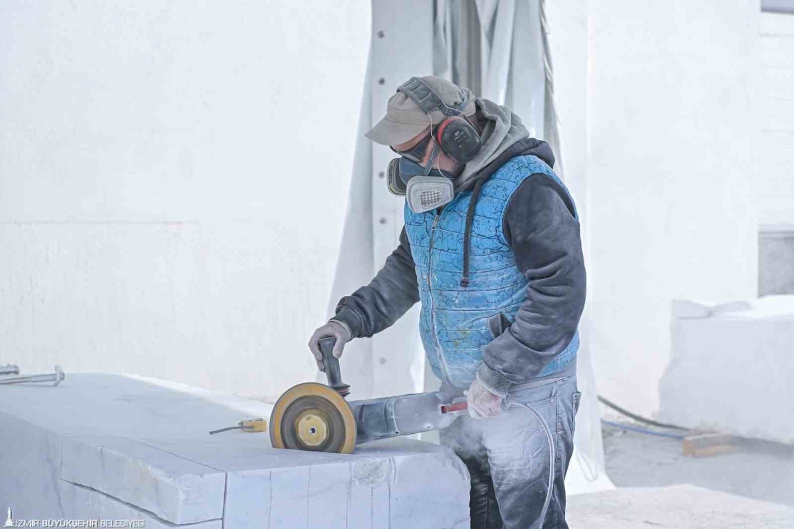 Marble İzmir’de mermer sanata dönüşüyor
