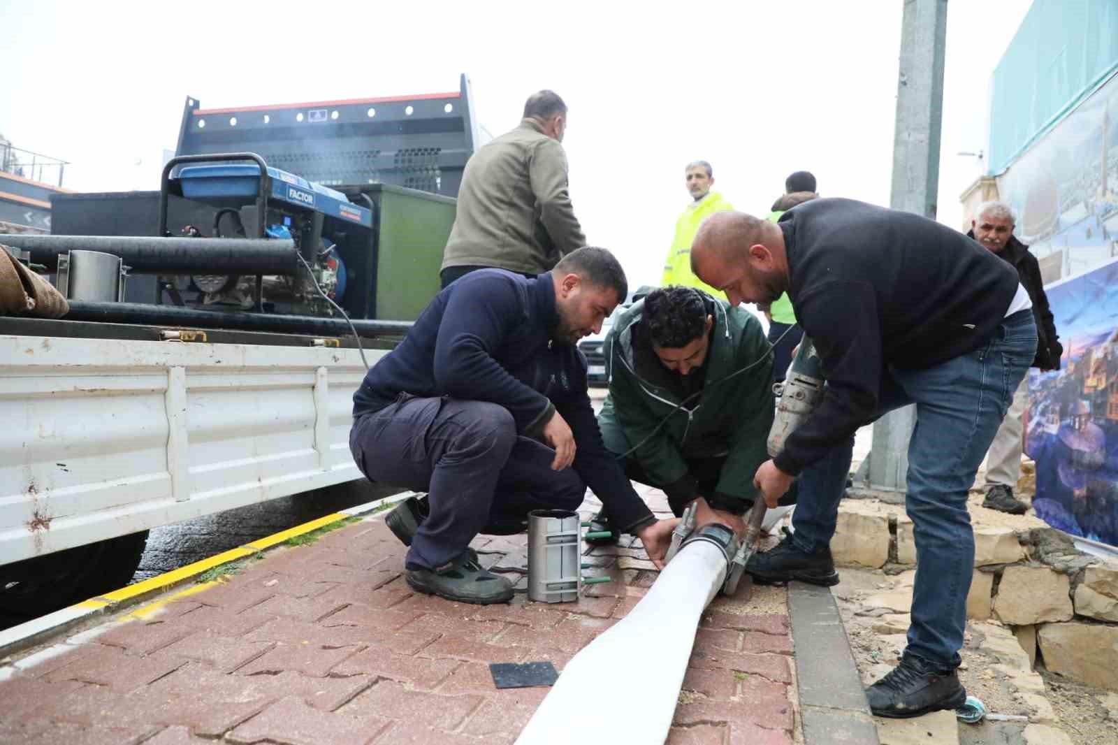 Mardin Büyükşehir Belediyesi ve MARSU ekipleri sahada seferber oldu
