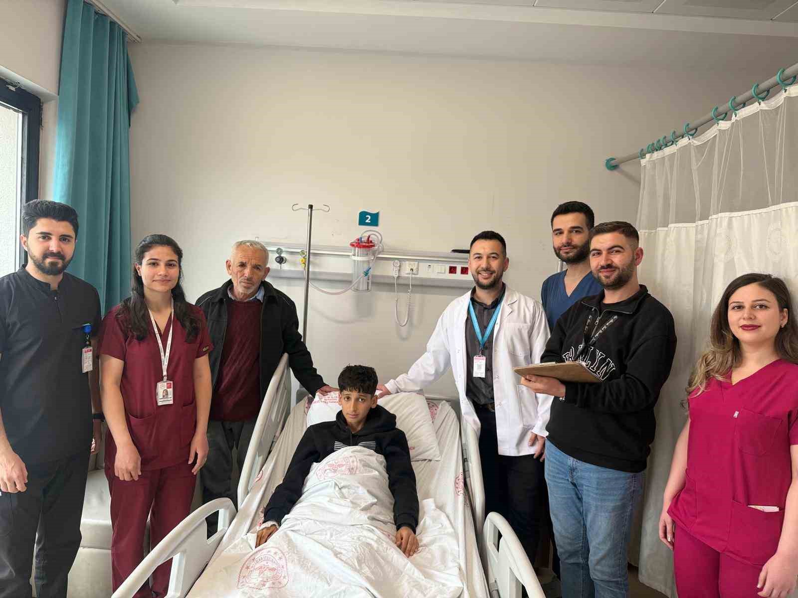 Mardin’de 12 yaşındaki çocuk kapalı böbrek ameliyatı ile sağlığına kavuştu
