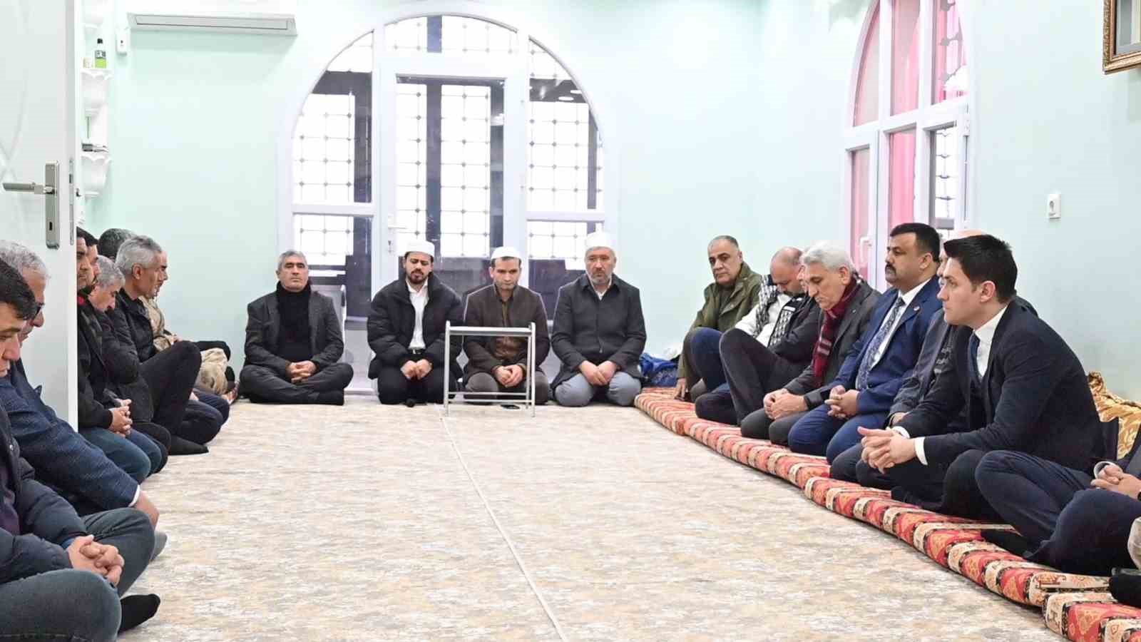 Mardin’de 39 yıl önce terör örgütünün şehit ettiği 8 kişi dualarla anıldı
