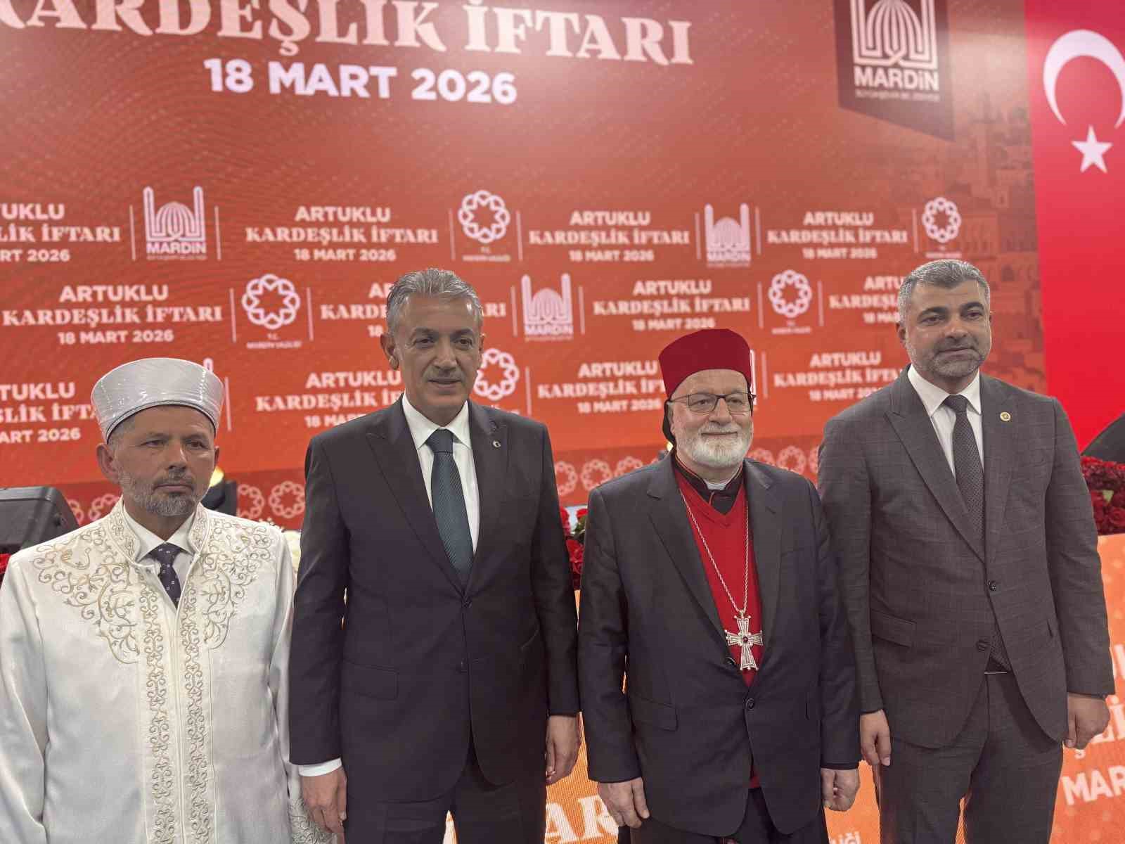 Mardin’de 7 bin kişi kardeşlik iftarında buluştu
