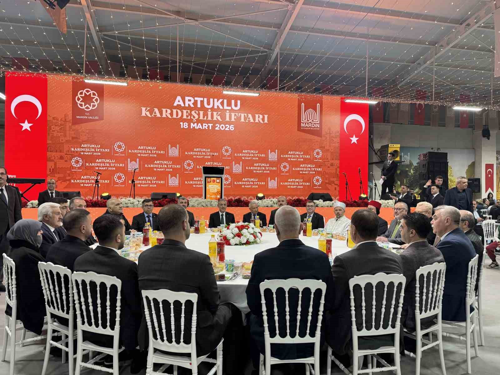 Mardin’de 7 bin kişi kardeşlik iftarında buluştu

