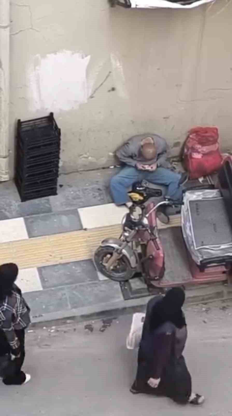 Mardin’de dilencinin para saydığı anlar kamerada
