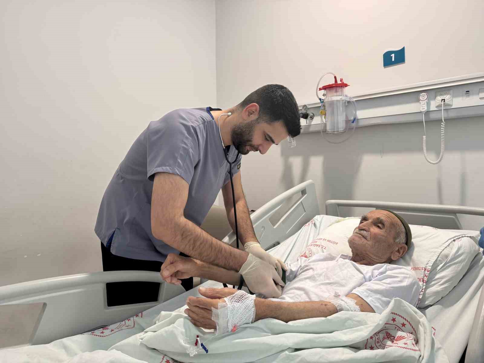 Mardin’de HOLEP yöntemiyle 3 büyük prostat ameliyatı başarıyla gerçekleştirildi
