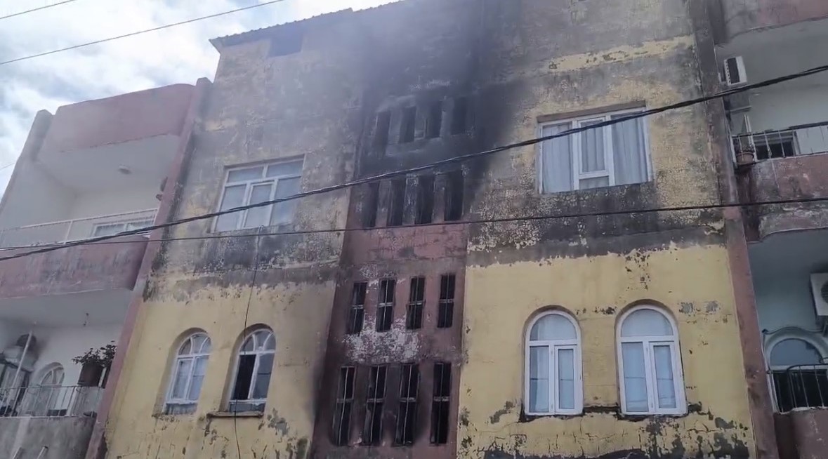 Mardin’de müstakil evde çıkan yangında 4 kişi dumandan etkilendi
