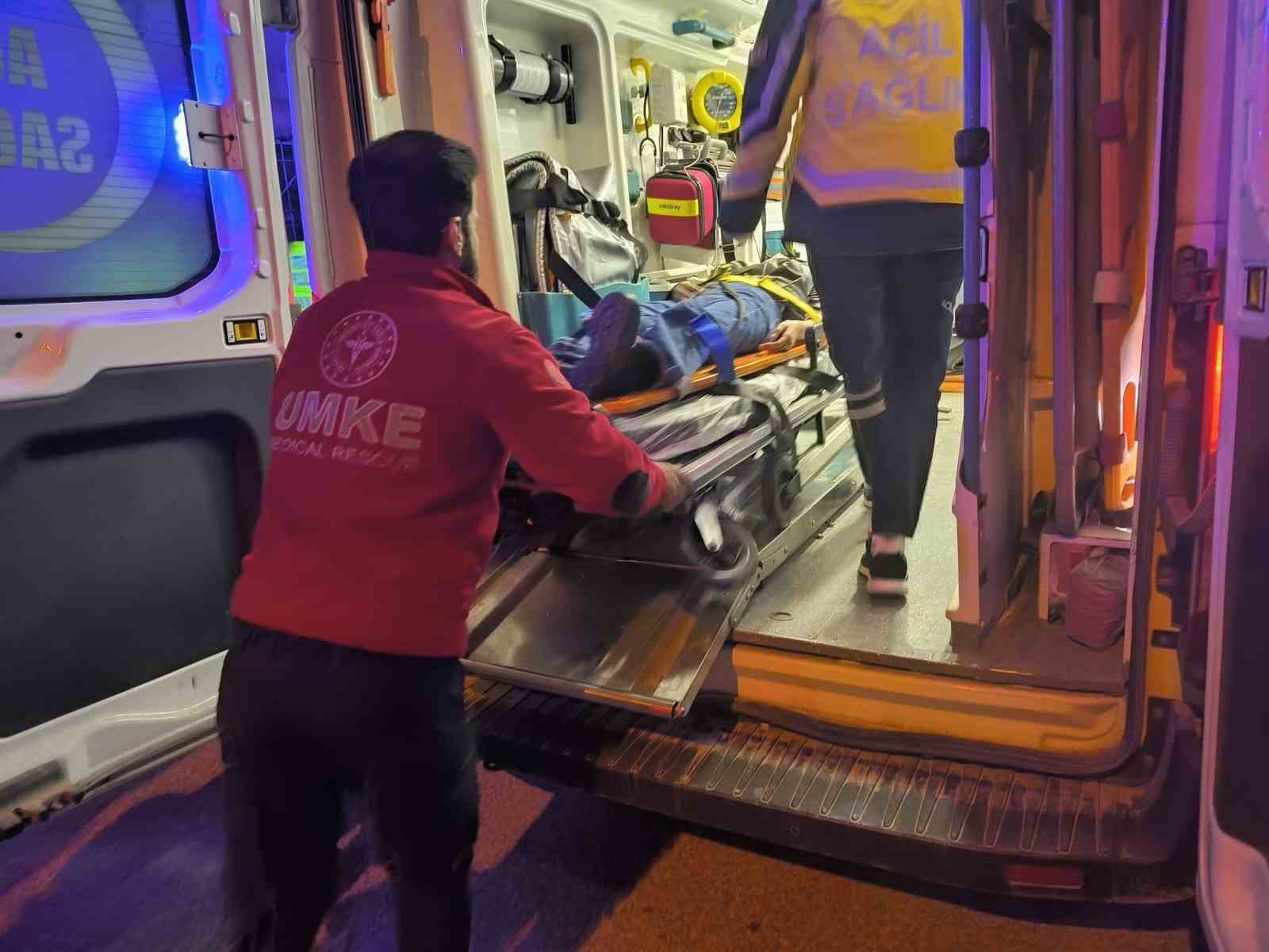 Mardin’de otomobilin çarptığı 3 kişi yaralandı
