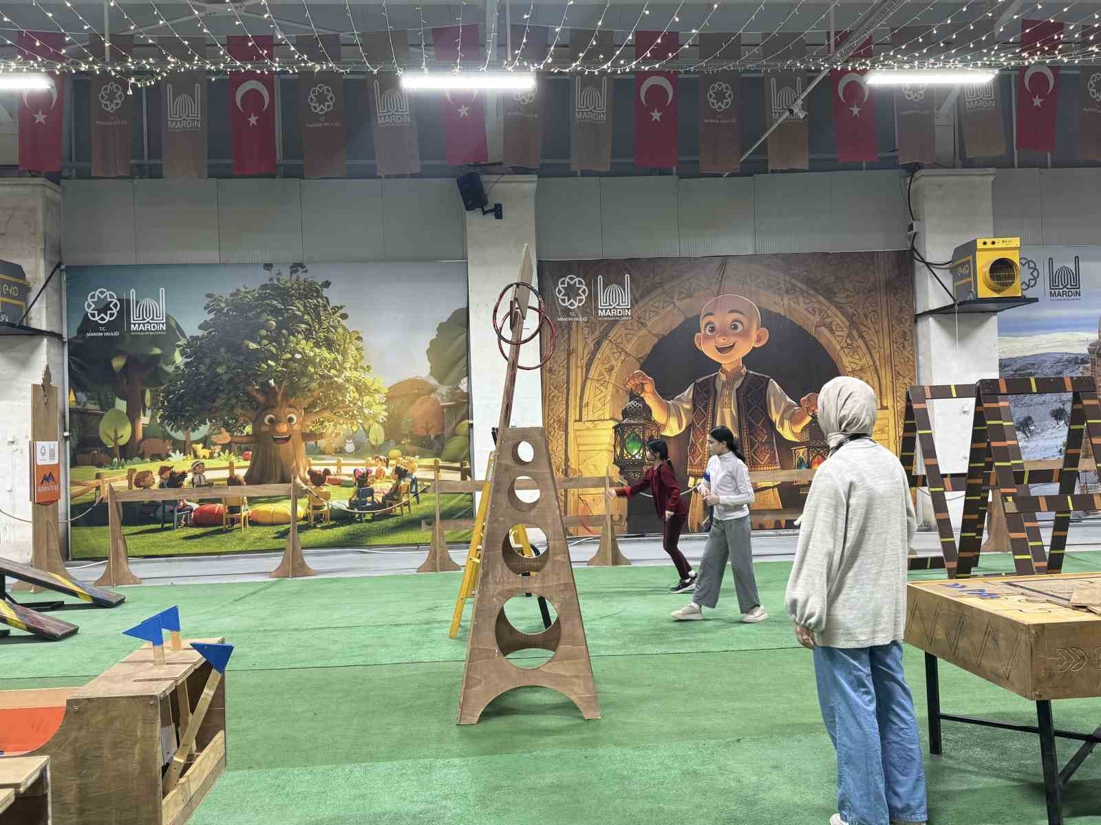 Mardin’de Ramazan Sokağı’na yoğun ilgi
Mardin’de Ramazan Sokağı’na yoğun ilgi