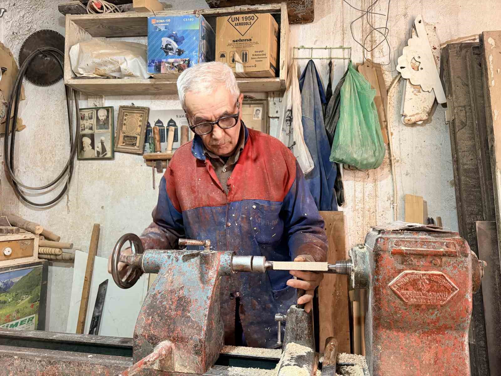 Mardinli usta ahşap beşik geleneğini yarım asırdır ayakta tutuyor
Mardinli usta ahşap beşik geleneğini yarım asırdır ayakta tutuyor