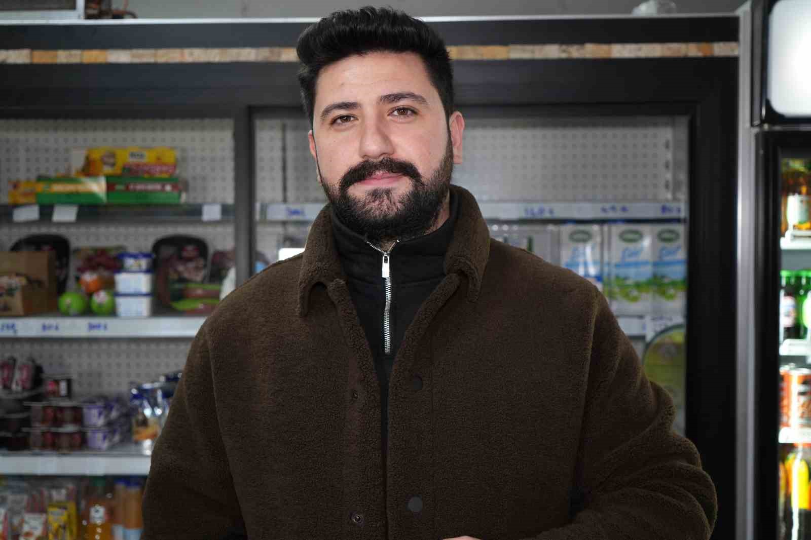 Market dolabı bomba gibi patladı: Korku dolu anlar güvenlik kamerasında
