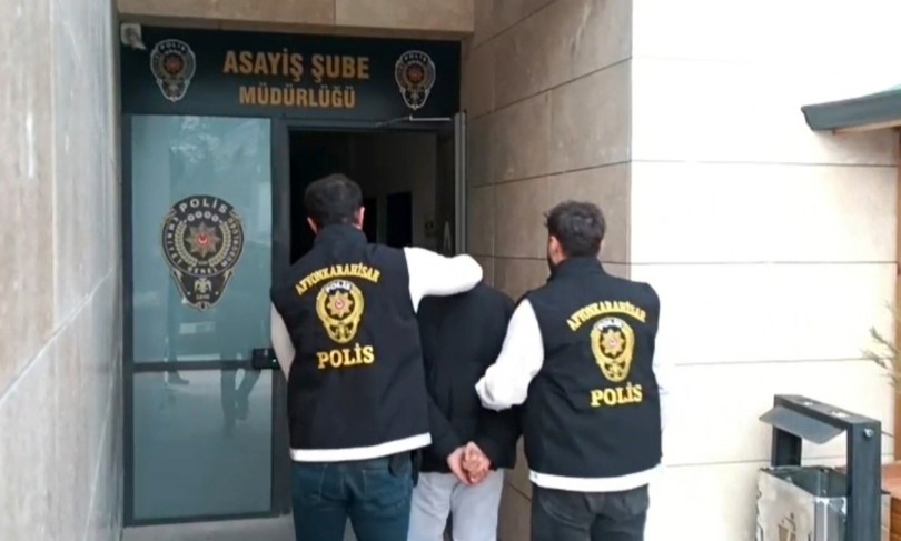 Market sahibine dehşeti yaşatan gaspçıları polis kıskıvrak yakaladı
