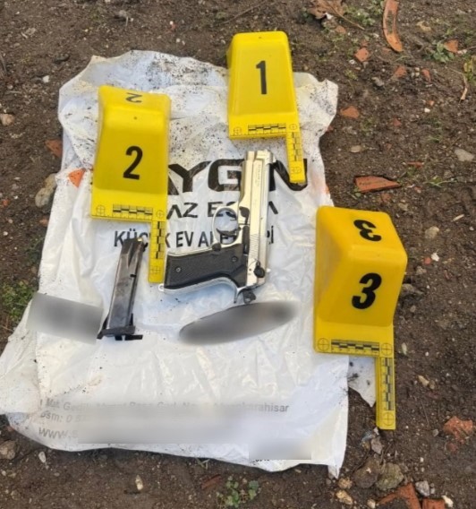 Market sahibine dehşeti yaşatan gaspçıları polis kıskıvrak yakaladı
