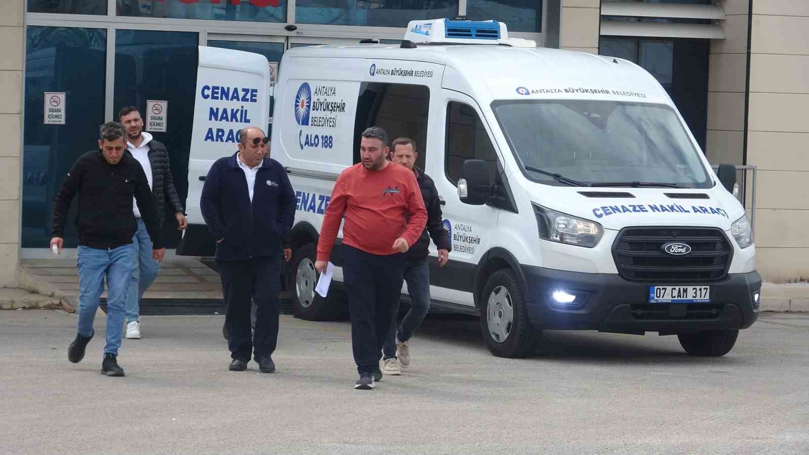 Market tartışmasında cinayete kurban giden 19 yaşındaki gencin cenazesi morgdan alındı
