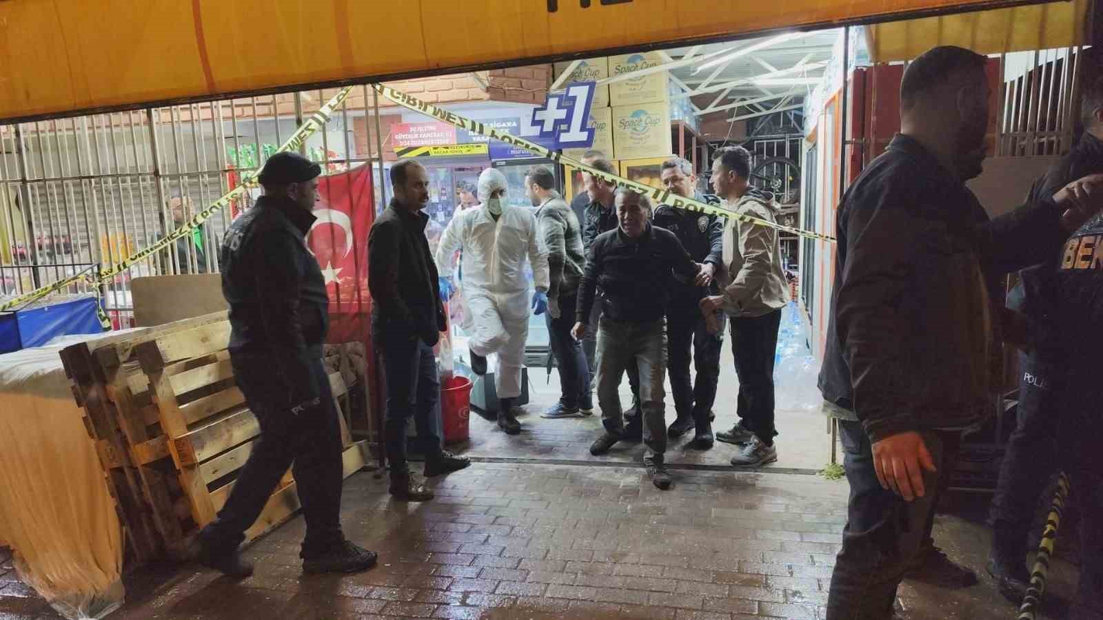 Markette 19 yaşındaki genci hayattan koparan cinayet anına ait görüntüler ortaya çıktı
