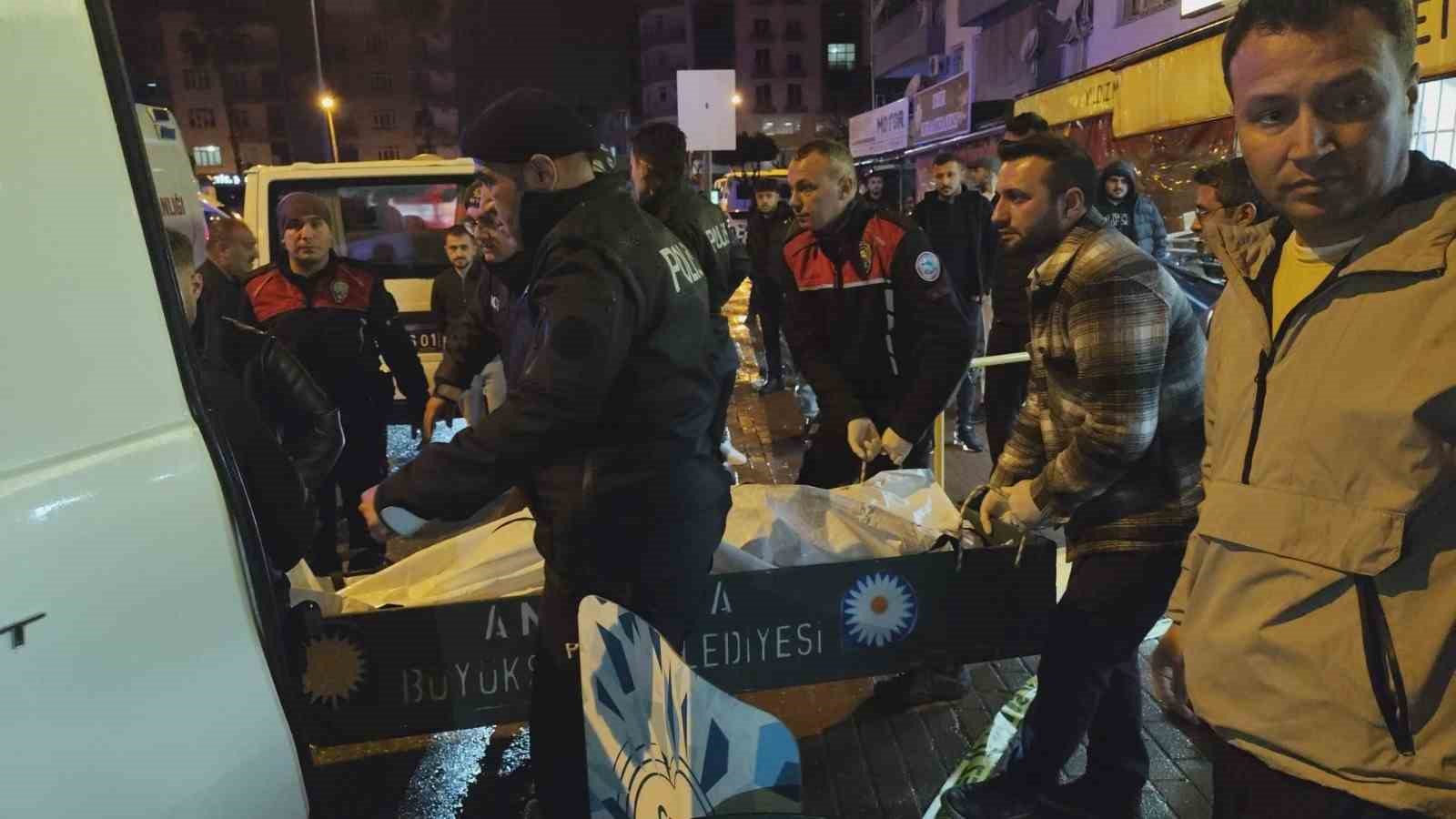 Markette işyeri sahibinin oğlu ile müşteri arasındaki tartışma cinayetle sonuçlandı
