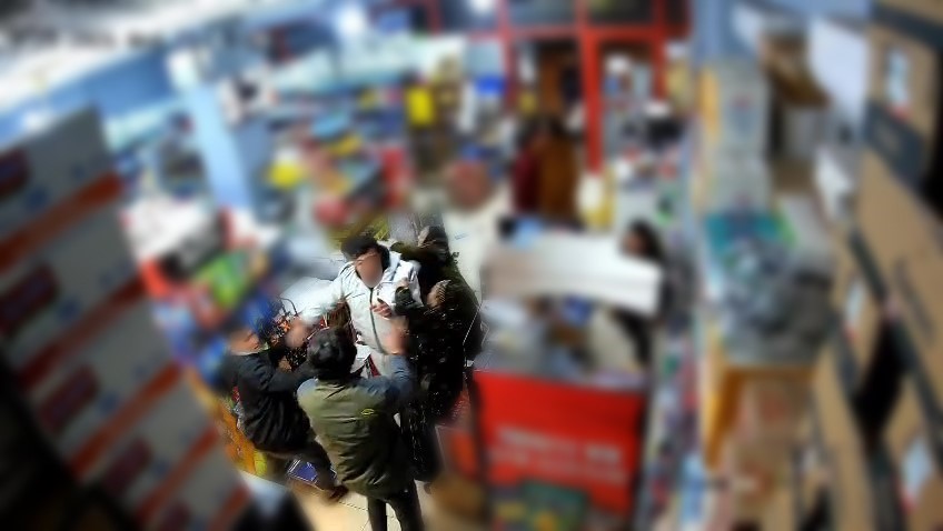 Markette kavga: Ortalık savaş alanına döndü
