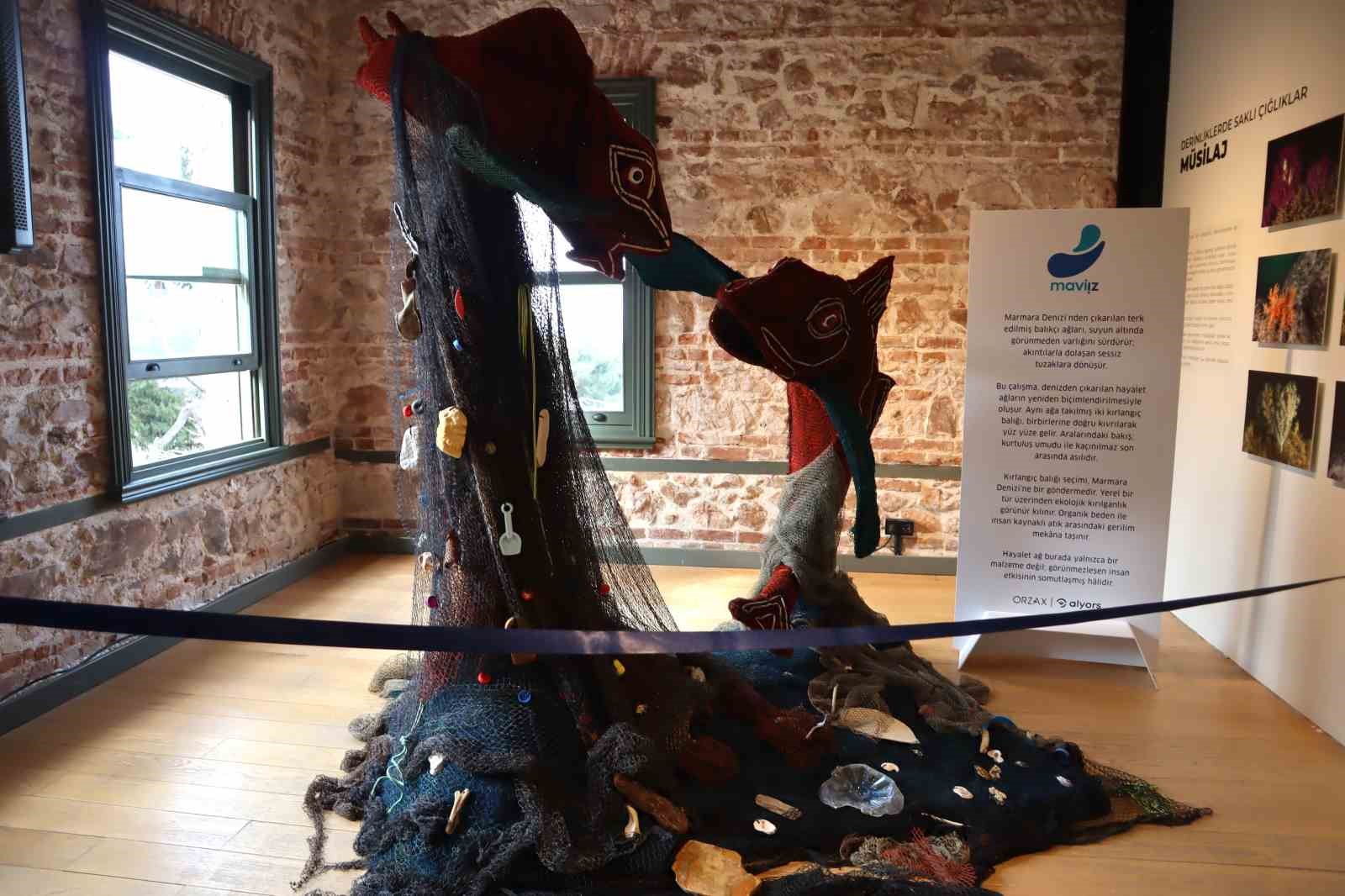 Marmara’nın derinliklerindeki "Hayalet Ağ" tehdidine sanat dokunuşu: Çıkarılan ağlar sanat eserine dönüştü
